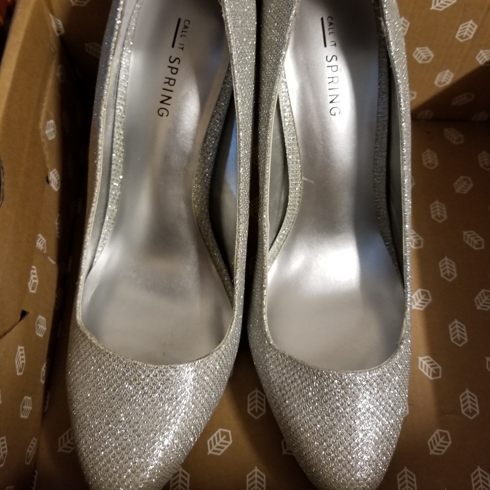 Silver heels - Picture 2 of 5